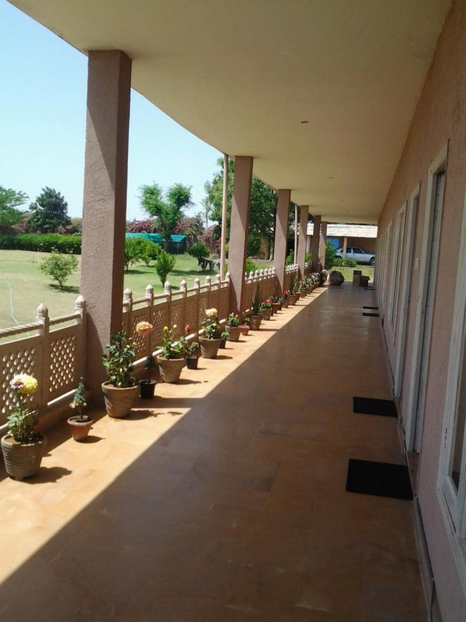 Aravali Hill View Estate Villa Гургаон Екстериор снимка